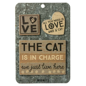 The Cat Is In Charge Magnets Memo Holder set