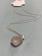Load image into Gallery viewer, Quartz Stone Necklace

