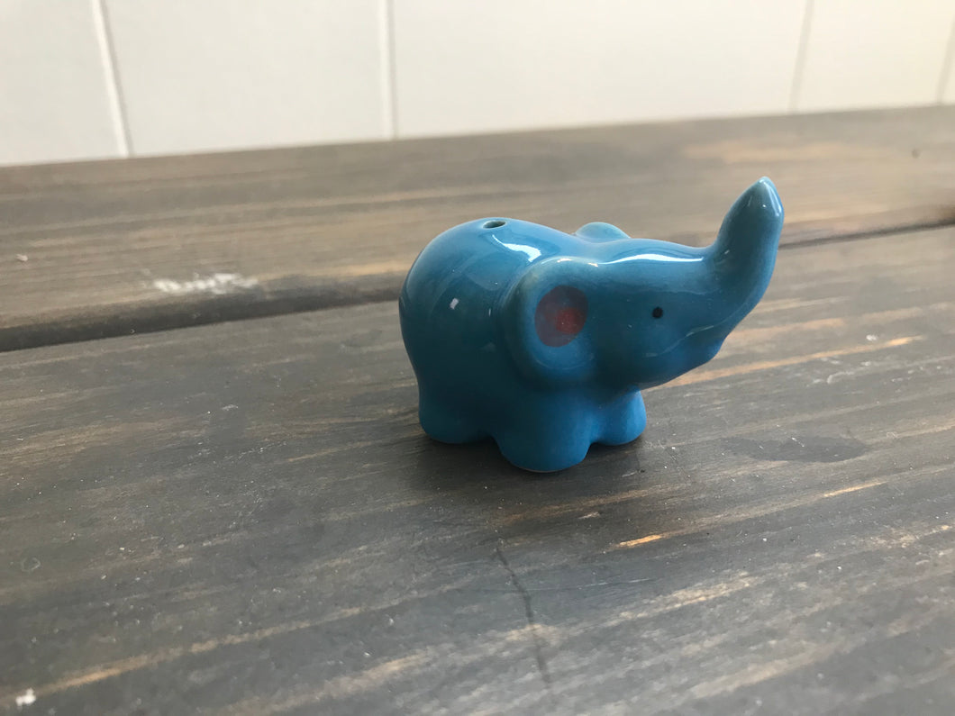 Charming baby elephant incense holders